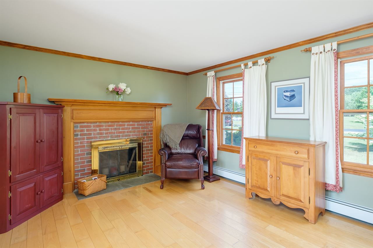 9 Holmgren Road Stratham, NH 03885 - Photo 13 of 32