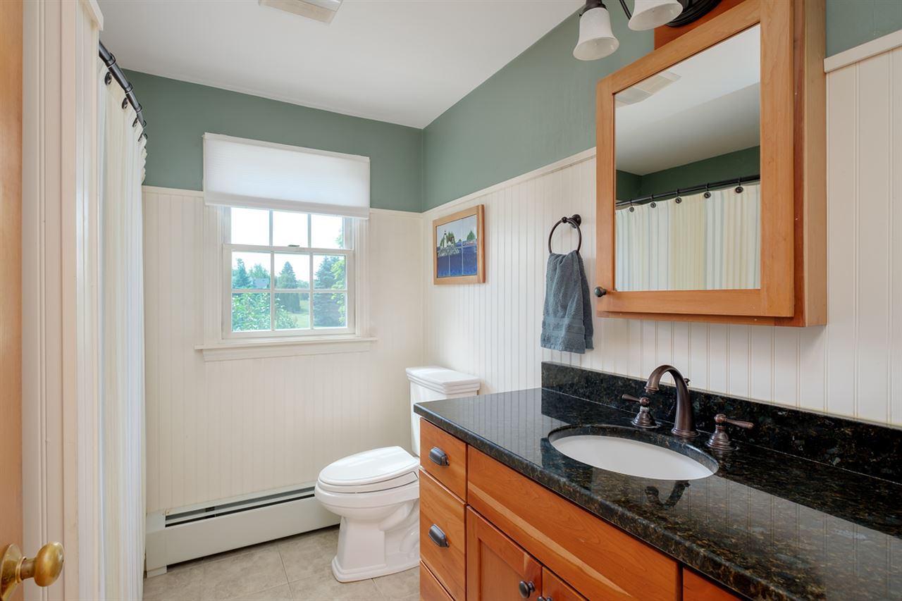9 Holmgren Road Stratham, NH 03885 - Photo 16 of 32