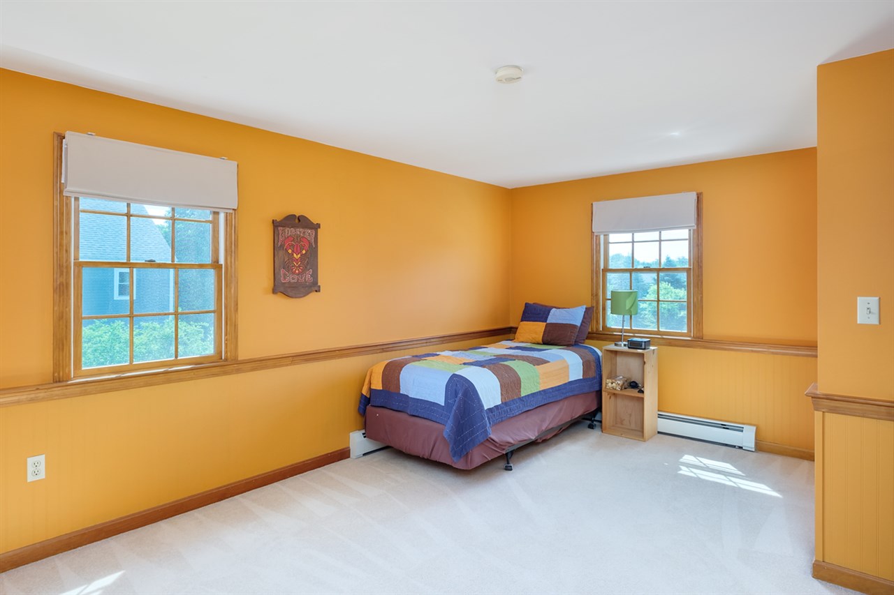 9 Holmgren Road Stratham, NH 03885 - Photo 17 of 32