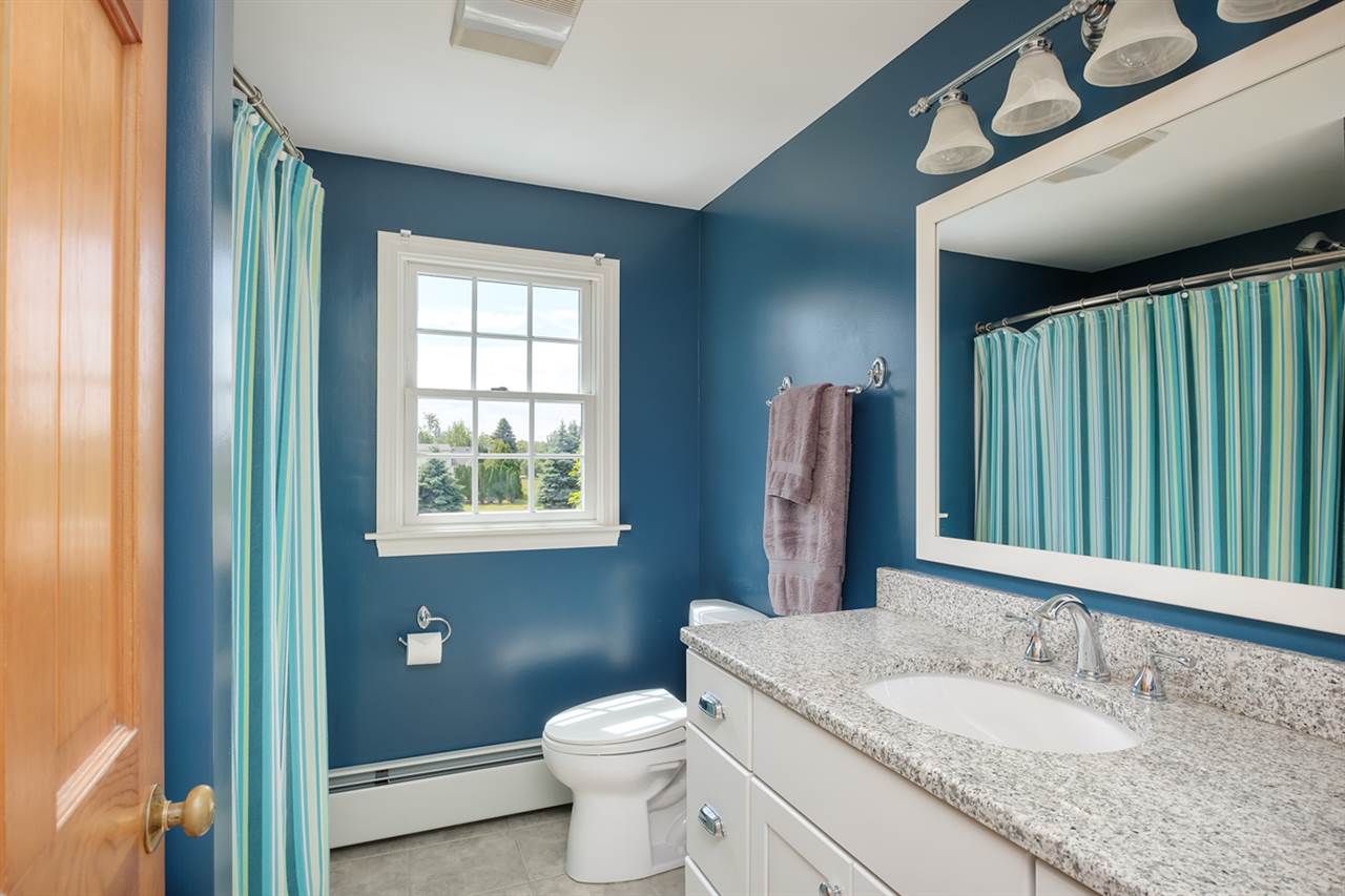 9 Holmgren Road Stratham, NH 03885 - Photo 19 of 32