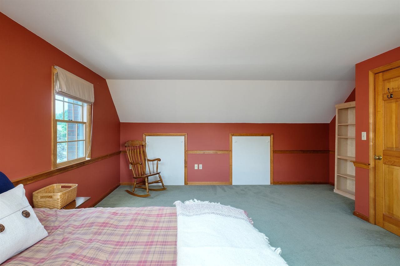 9 Holmgren Road Stratham, NH 03885 - Photo 21 of 32