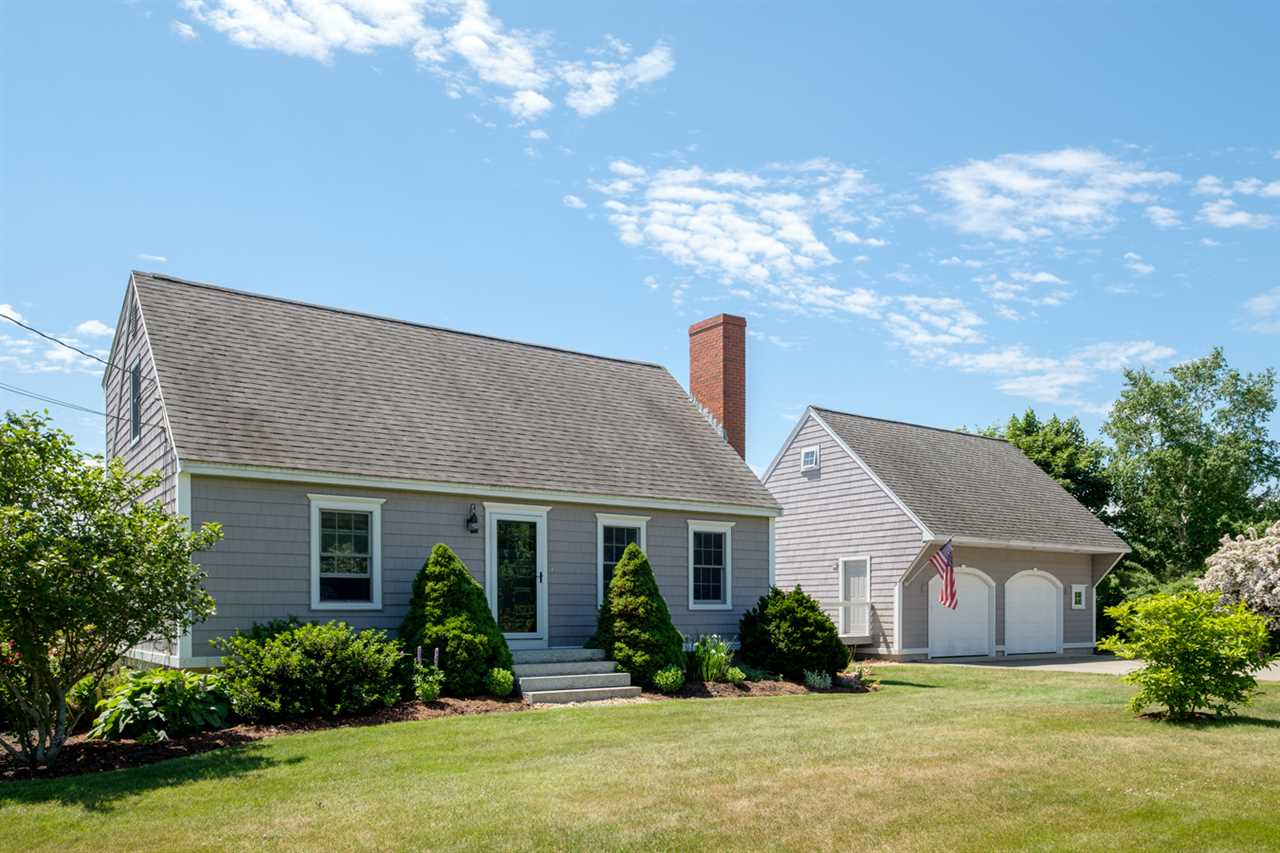 9 Holmgren Road Stratham, NH 03885 - Photo 24 of 32
