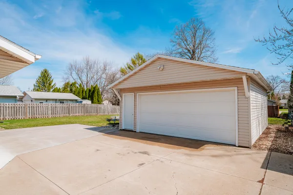 $269,900 | 1041 London Street, Menasha, WI 54952