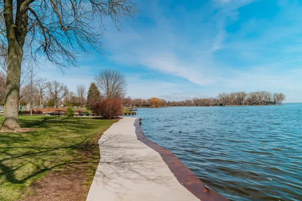 $269,900 | 1041 London Street, Menasha, WI 54952