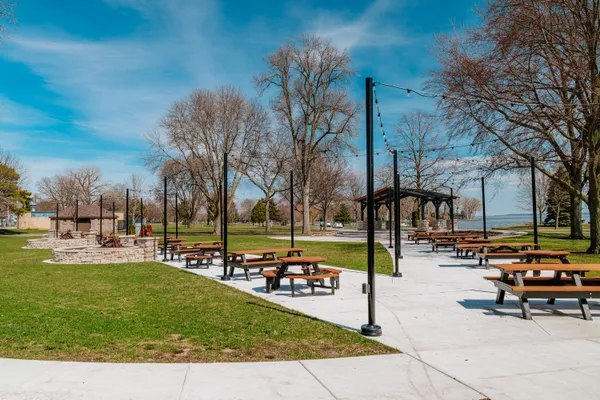 $269,900 | 1041 London Street, Menasha, WI 54952