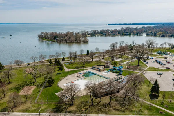 $269,900 | 1041 London Street, Menasha, WI 54952