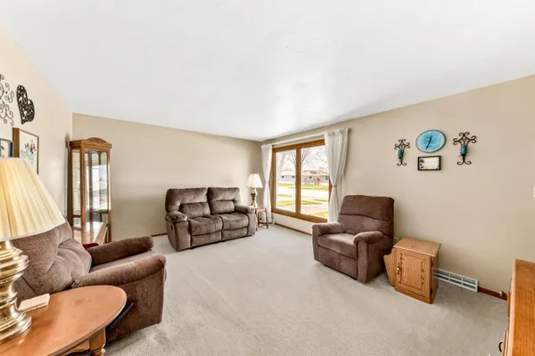 $269,900 | 1041 London Street, Menasha, WI 54952