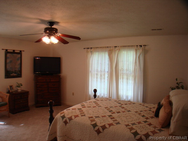 8122 Willis Road Gloucester, VA 23061 - Photo 10 of 24