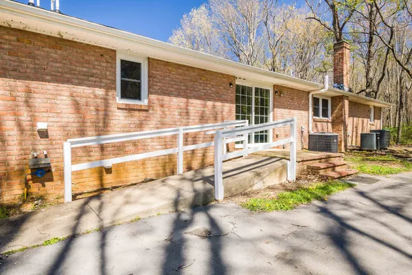$469,900 | 16998 East Summit Avenue, Elkton, VA 22827