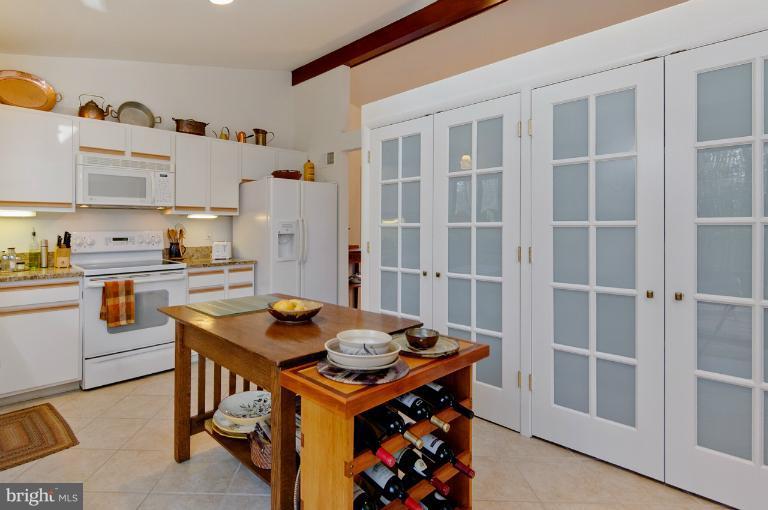 2400 Sugarberry Court Reston, VA 20191 - Photo 15 of 26 Kitchen