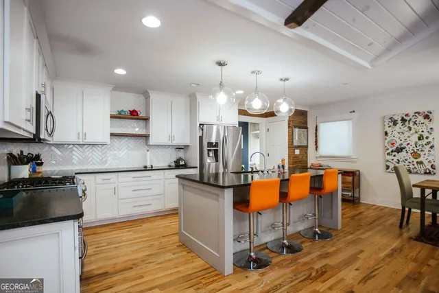 $3,200 | 284 The Plaza, Athens, GA 30606