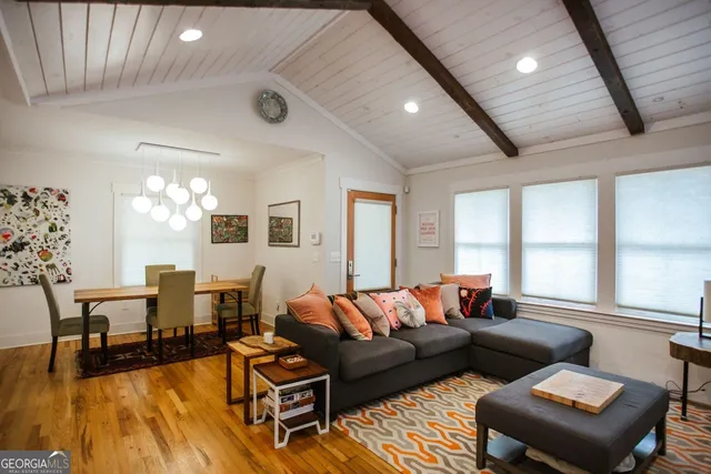 $3,200 | 284 The Plaza, Athens, GA 30606