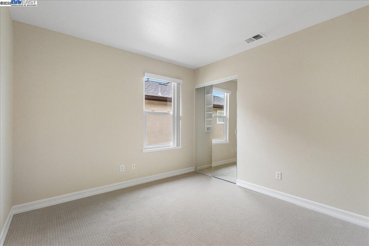 3 Cerruti Court Alameda, CA 94501 - Photo 19 of 22 an empty room with windows