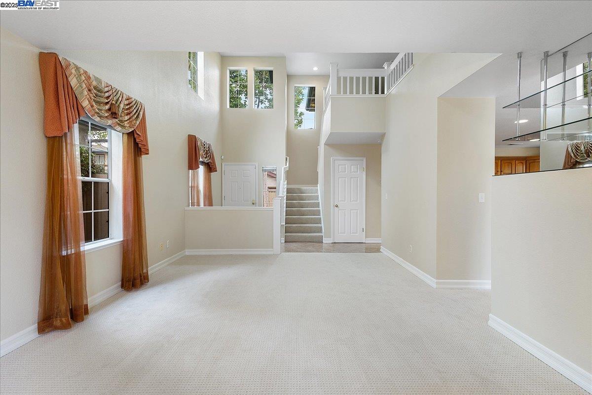 3 Cerruti Court Alameda, CA 94501 - Photo 5 of 22 a view of a big room with closet and windows