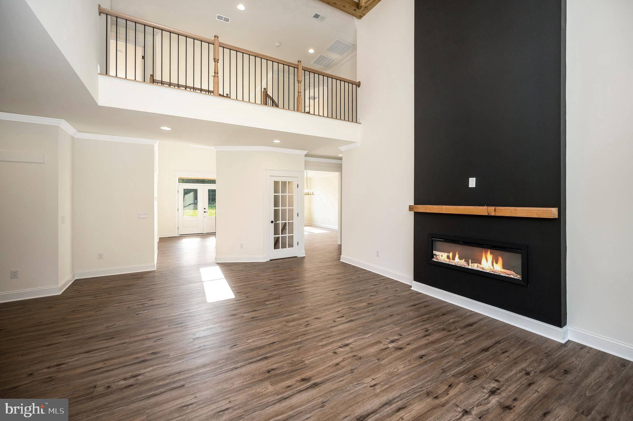 13208 Bristow Road Nokesville, VA 20181 - Photo 9 of 58 Spacious great room with area with modern flair.