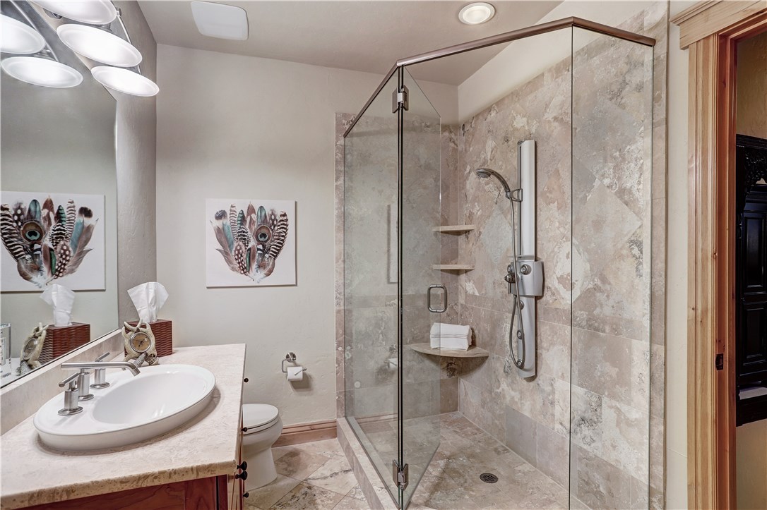 520 South Ridge Street, Unit 520 Breckenridge, CO 80424 - Photo 11 of 25 Main Level Bath
