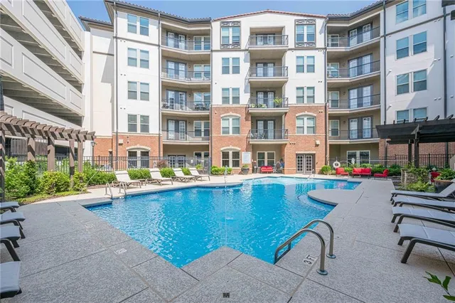 $305,000 | 901 Abernathy Road Northeast, Unit 3020, Sandy Springs, GA 30328