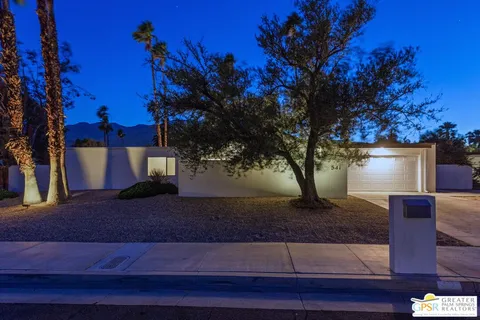 $1,095,000 | 541 North Cantera Circle, Palm Springs, CA 92262