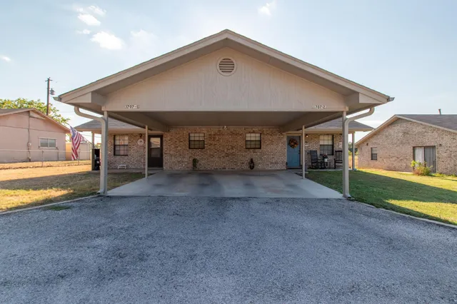 $1,449,000 | 1707 Fourth Street, Lampasas, TX 76550