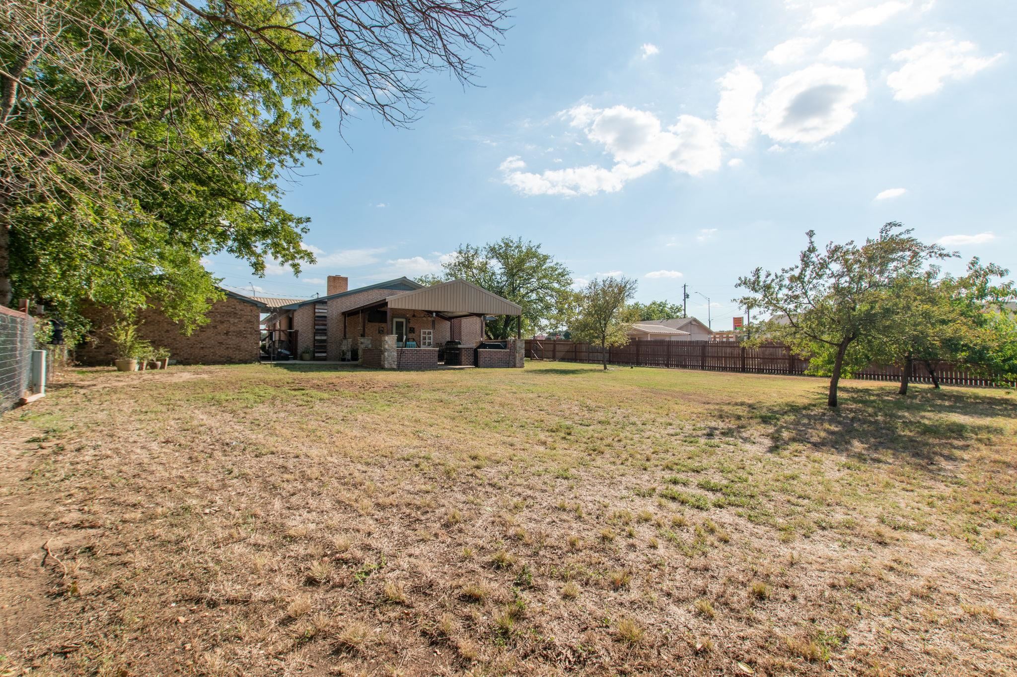 1707 Fourth Street Lampasas, TX 76550 - Photo 3 of 30