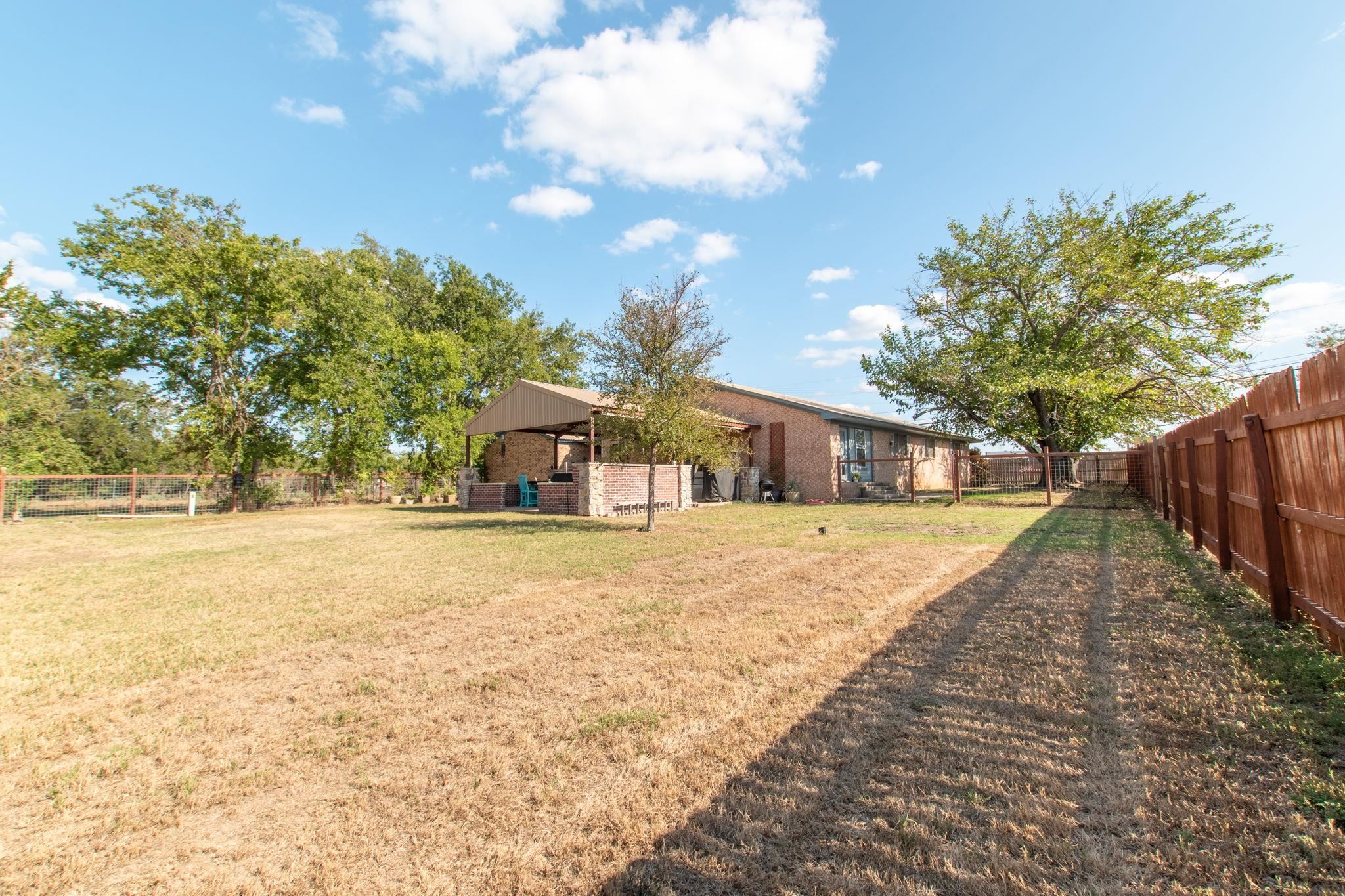 1707 Fourth Street Lampasas, TX 76550 - Photo 4 of 30