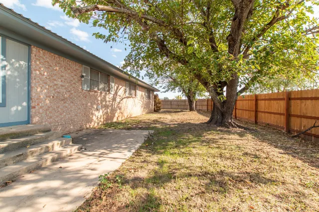 $1,449,000 | 1707 Fourth Street, Lampasas, TX 76550