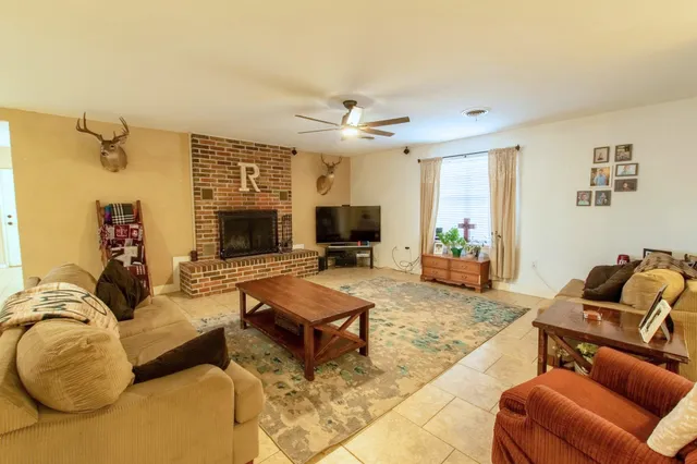 $1,449,000 | 1707 Fourth Street, Lampasas, TX 76550