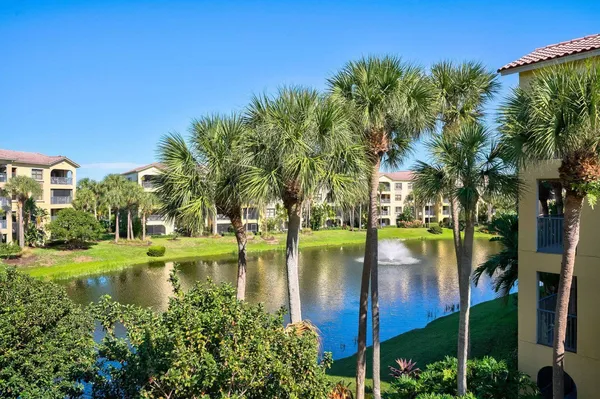 $3,000 | 300 Uno Lago Drive, Unit 305, Juno Beach, FL 33408