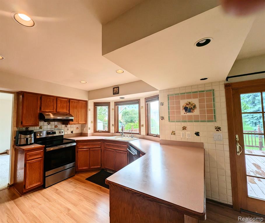 421 Buttercup Drive Rochester Hills, MI 48307 - Photo 10 of 21