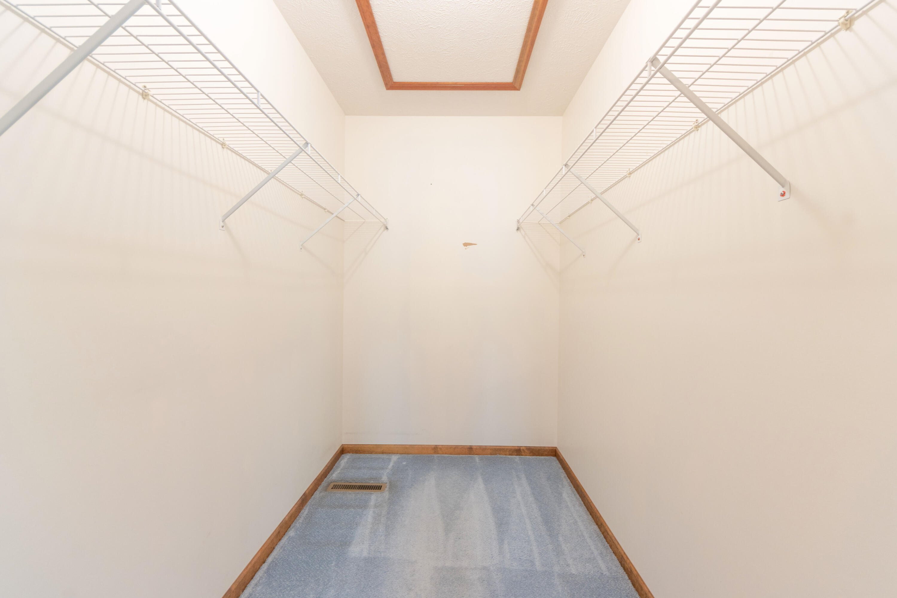 10109 Lauer Road Baroda, MI 49101 - Photo 16 of 19 CLOSET OF BED 2