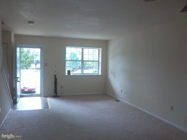 740 Rutland Court Sewell, NJ 08080 - Photo 3 of 12 Living Room