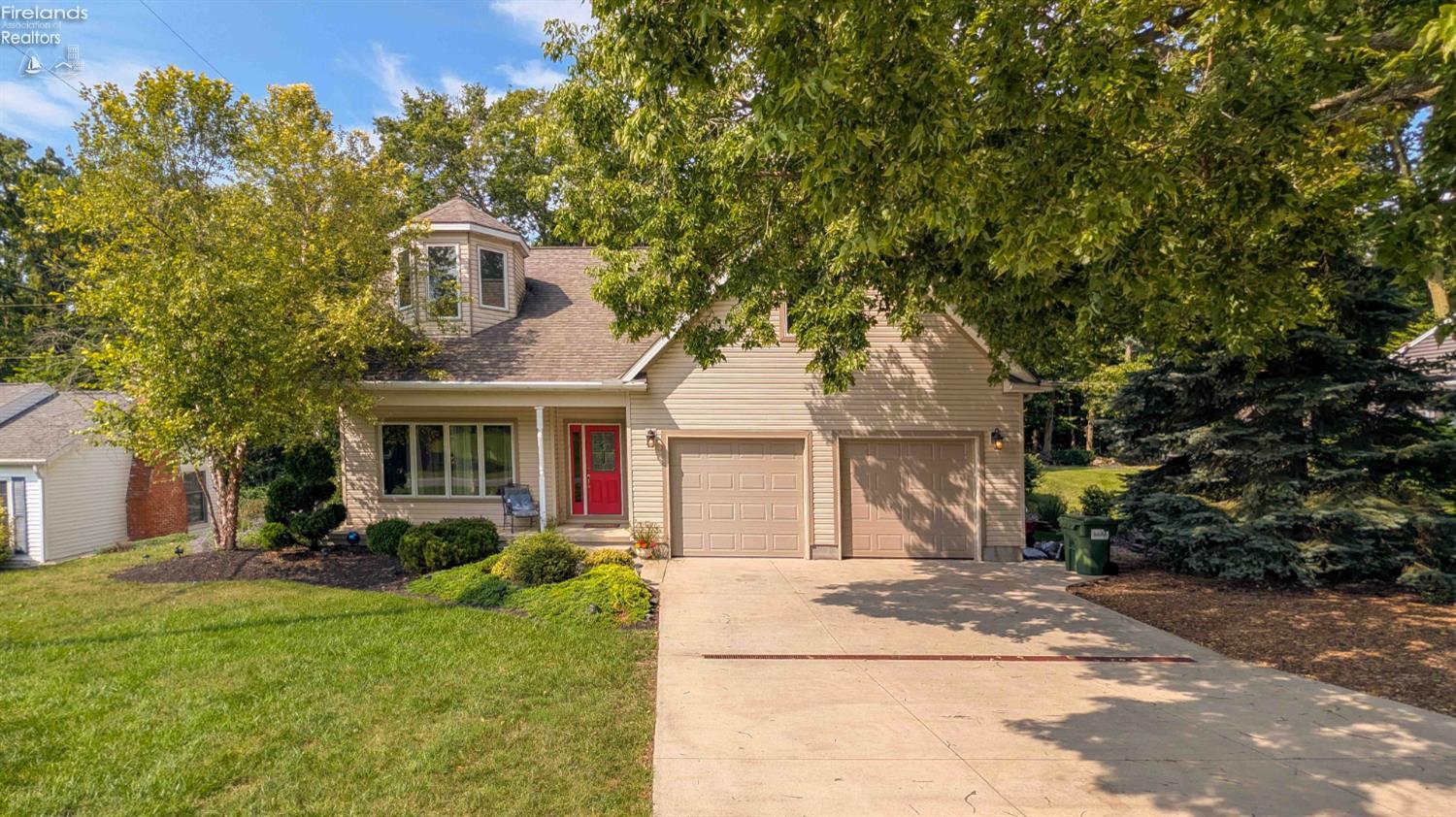 3770 North Cliff Road Port Clinton, OH 43452 - Photo 1 of 1 Gallery Image 1