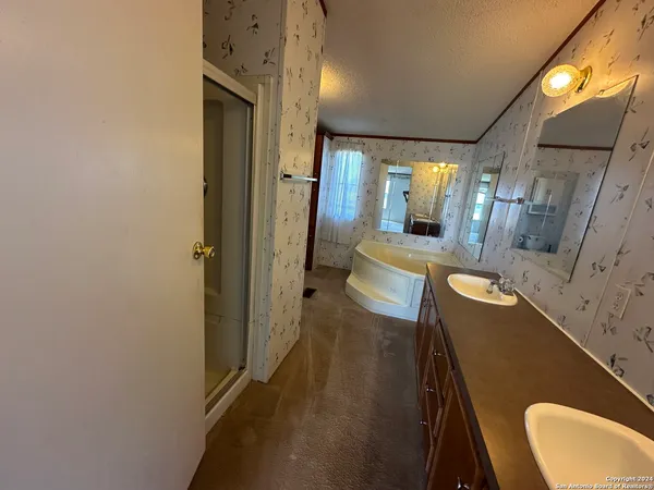 $1,500 | 4050 South Highway 16, Bandera, TX 78003