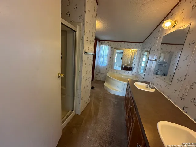 $1,500 | 4050 South Highway 16, Bandera, TX 78003