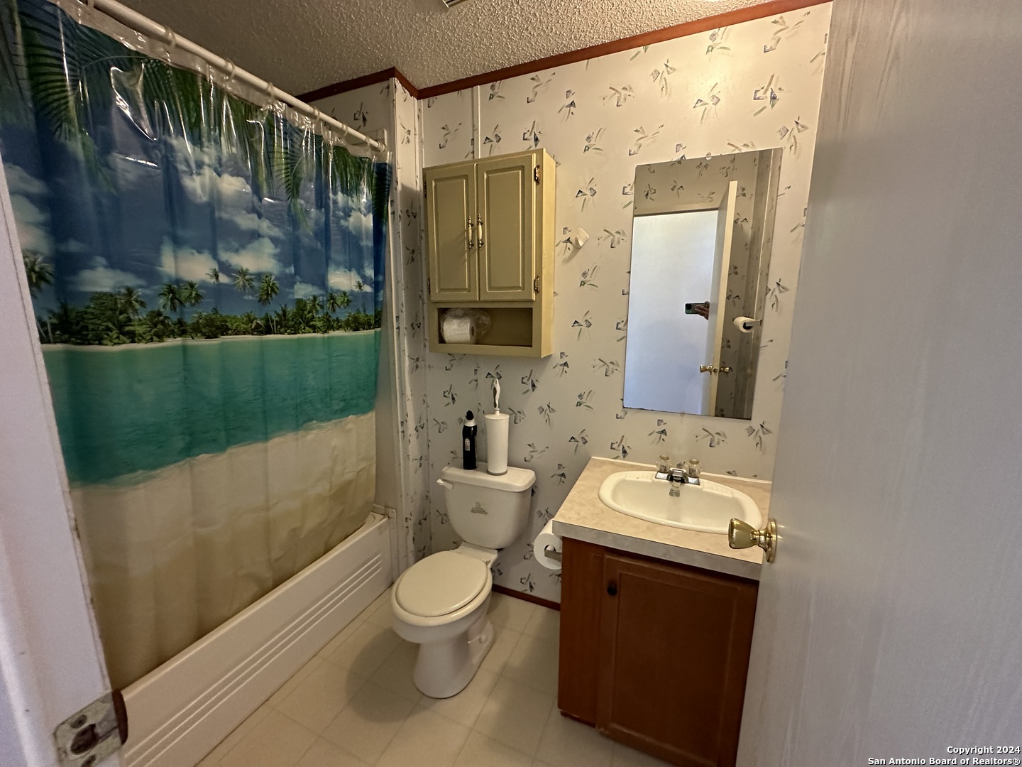 4050 South Highway 16 Bandera, TX 78003 - Photo 7 of 8