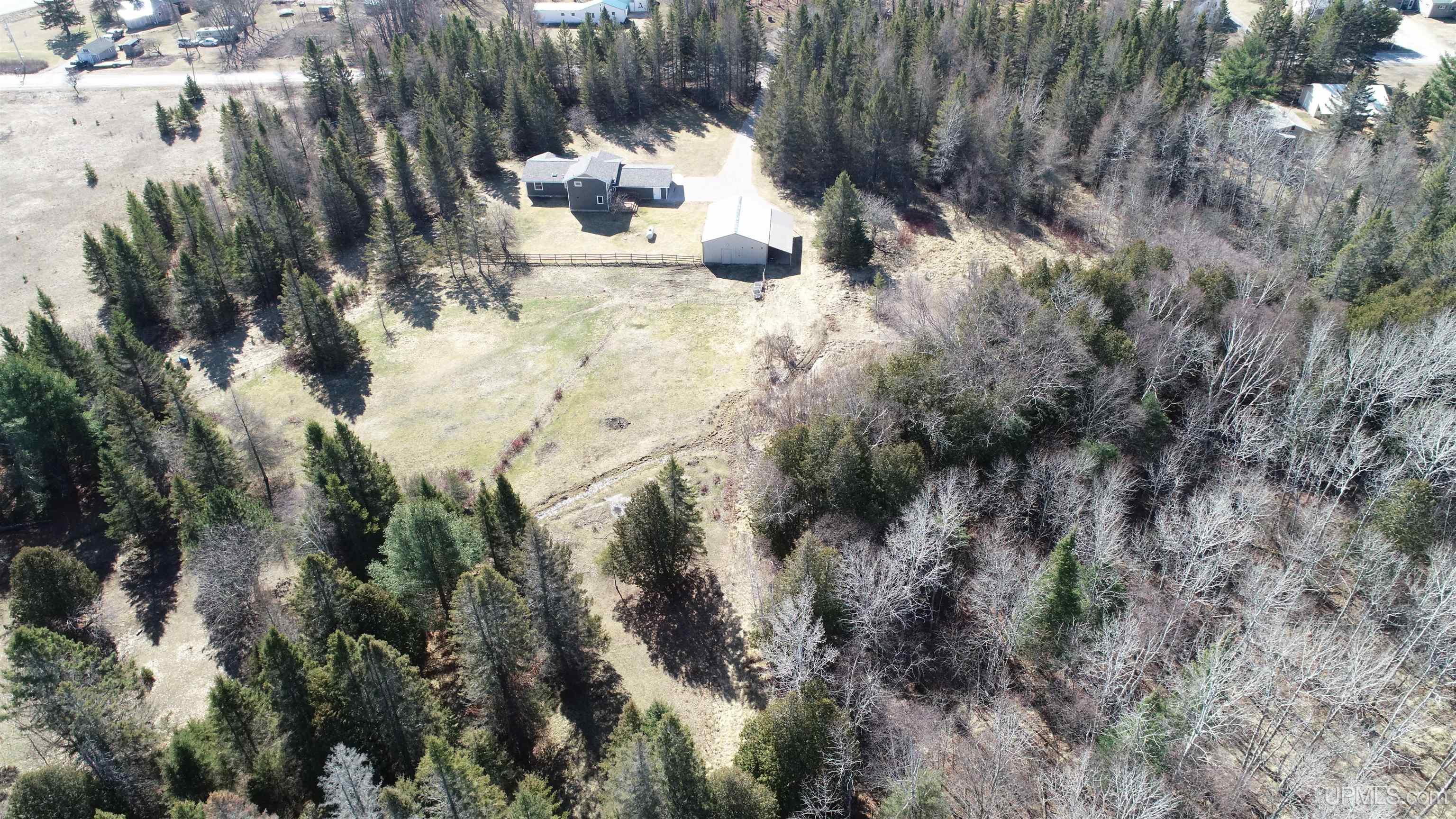2724 Jackson Road Gulliver, MI 49840 - Photo 37 of 47
