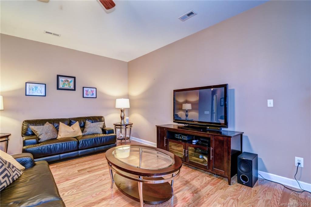 11107 Greenhead View Road Charlotte, NC 28262 - Photo 5 of 24 Gallery Image 5