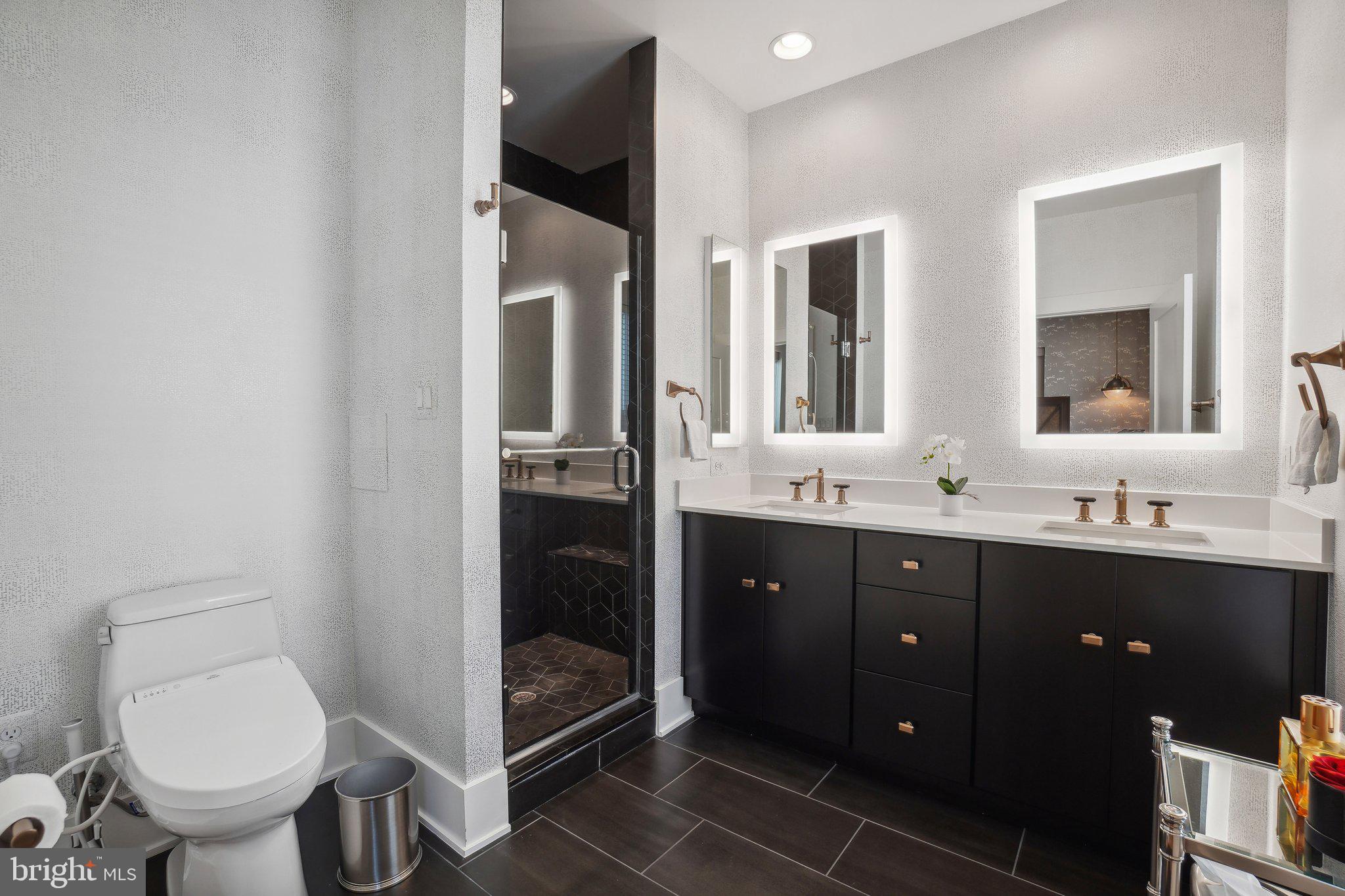 11316 Emerald Park Road Potomac, MD 20854 - Photo 11 of 25 Owners en Suite Bath