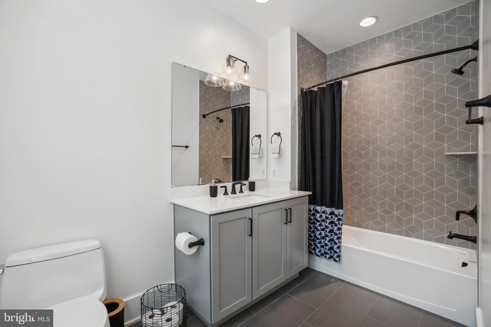 11316 Emerald Park Road Potomac, MD 20854 - Photo 14 of 25 2nd ensuite Full Bath on Upper 1