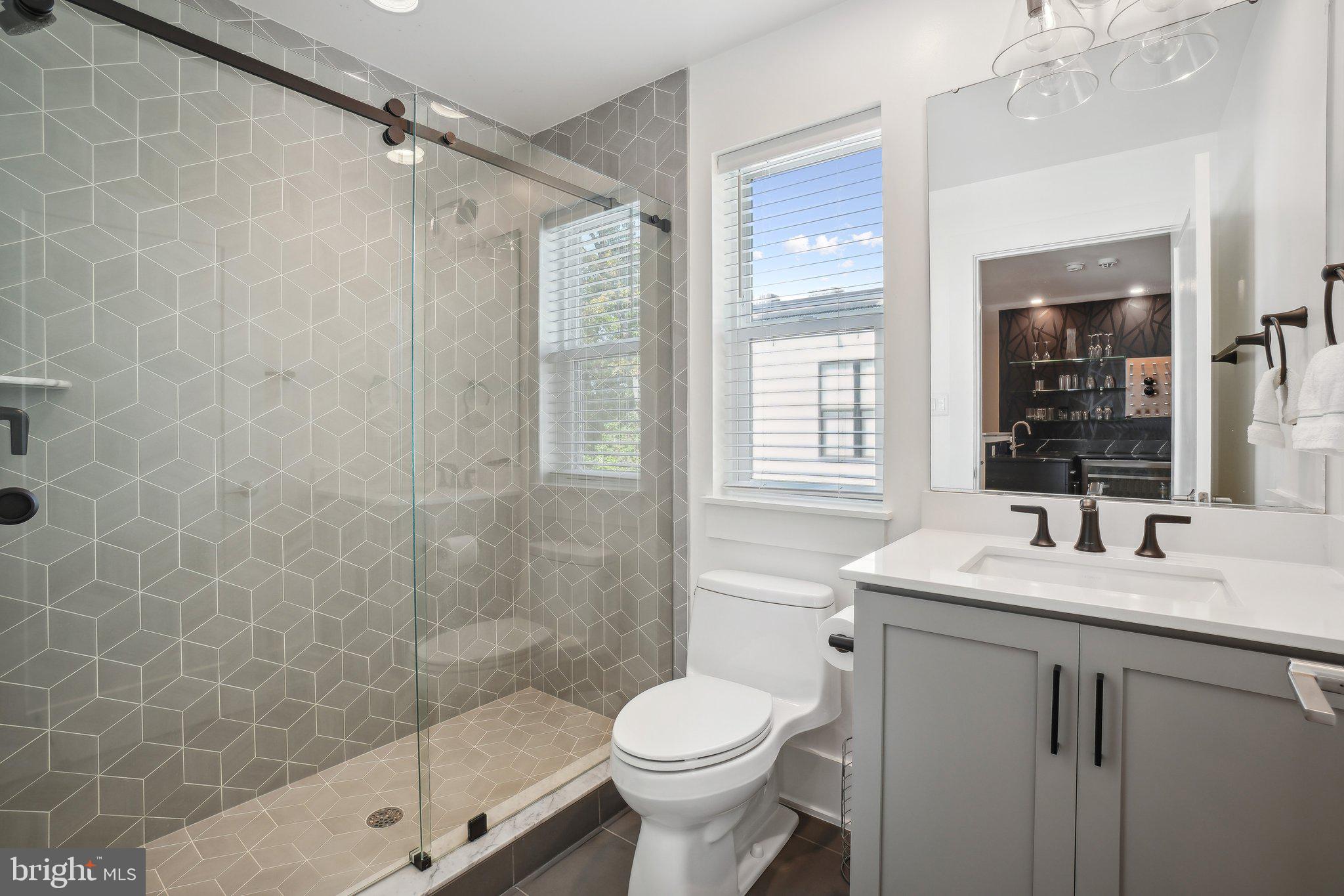 11316 Emerald Park Road Potomac, MD 20854 - Photo 16 of 25 Full Bath on Upper 2