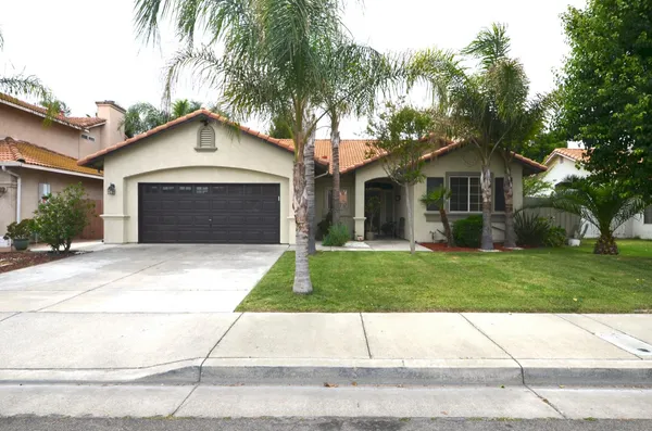 $459,900 | 225 Stonewood Drive, Los Banos, CA 93635