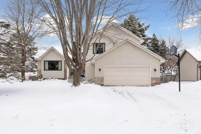 $435,000 | 9392 Cortland Road, Woodbury, MN 55125