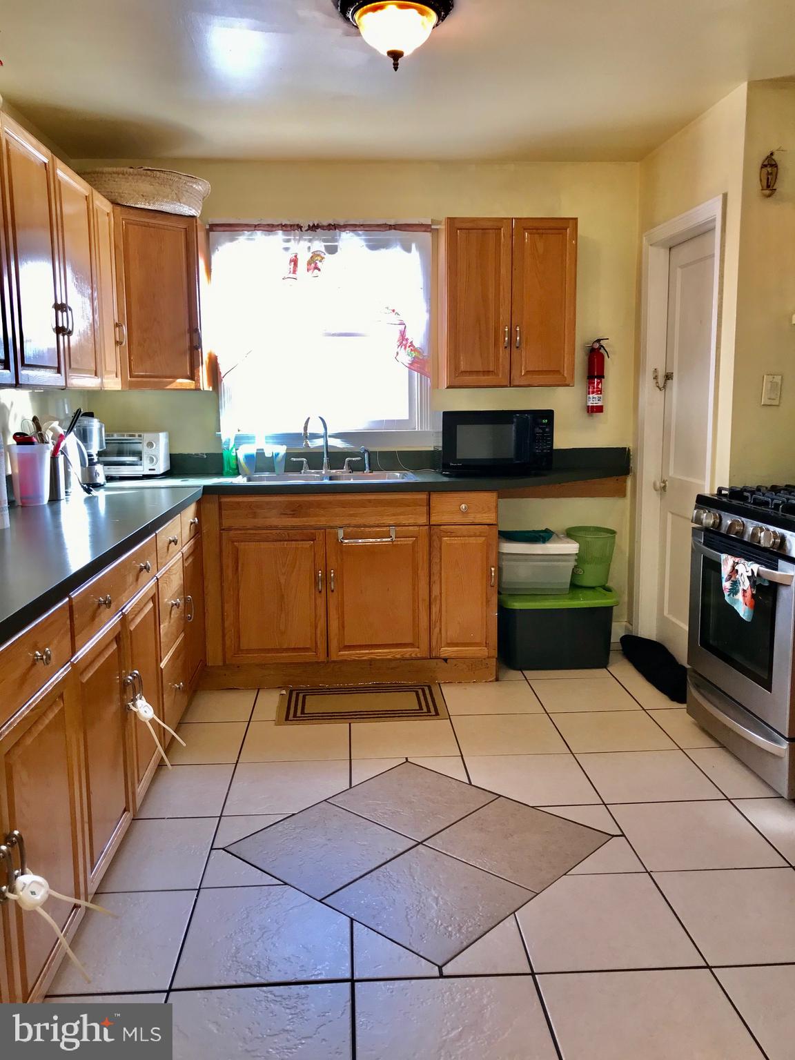 307 Edwards Drive Brookhaven, PA 19015 - Photo 12 of 33