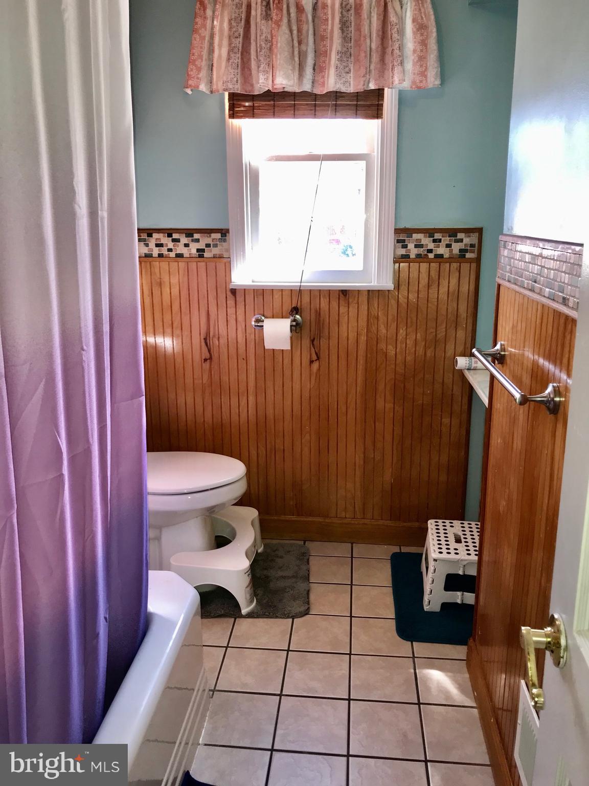 307 Edwards Drive Brookhaven, PA 19015 - Photo 14 of 33 1st floor full bath