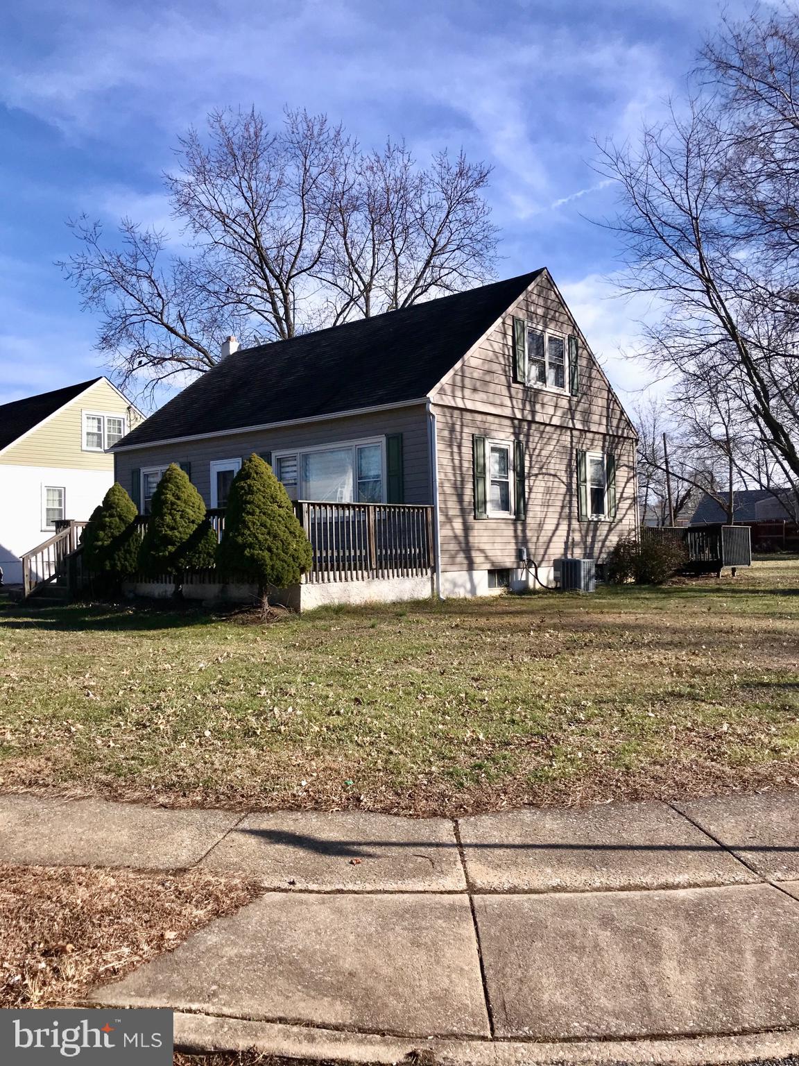 307 Edwards Drive Brookhaven, PA 19015 - Photo 3 of 33