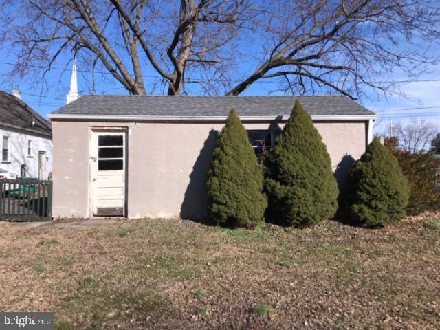 307 Edwards Drive Brookhaven, PA 19015 - Photo 29 of 33