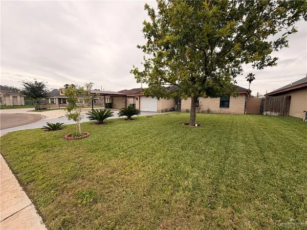 $1,750 | 357 Pine Creek, Alamo, TX 78516