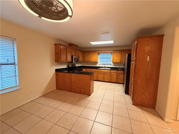 $1,750 | 357 Pine Creek, Alamo, TX 78516