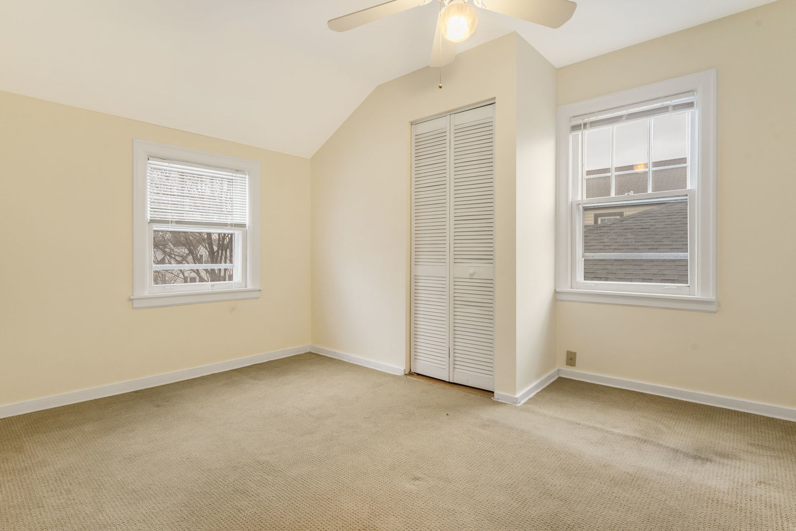 1927 Warren Street Evanston, IL 60202 - Photo 18 of 25 an empty room with windows