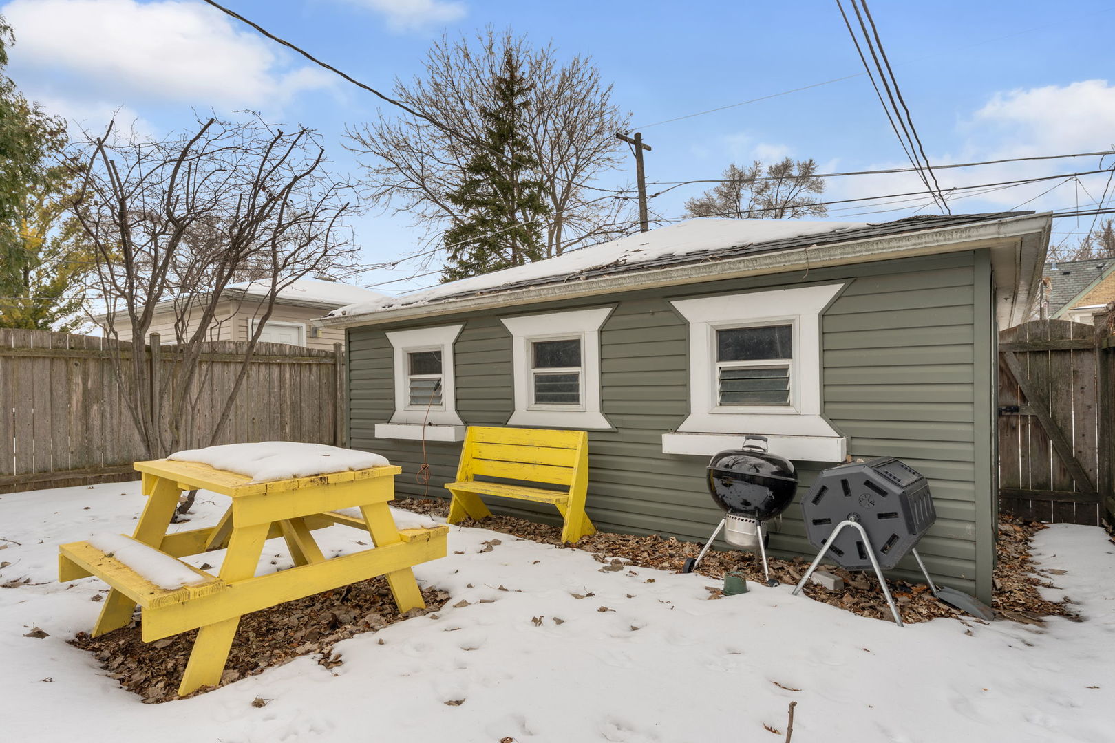 1927 Warren Street Evanston, IL 60202 - Photo 20 of 25 a view of a dinning table and chairs in the patio
